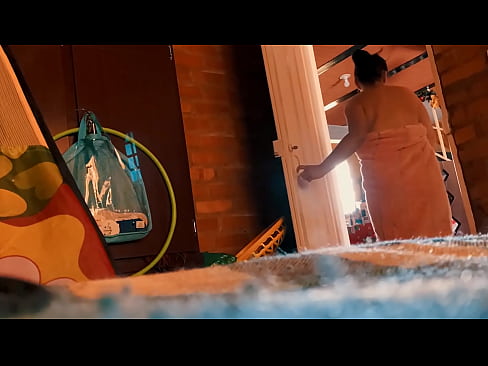 ❤️ Ο θείος μου με ακολουθεί στο ντους, με γαμάει ενώ κάνω ντους. ❤️❌ Σεξ